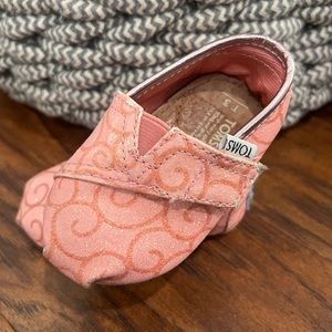 TOMS - Infant Girls Pink Toms Shoes, T3, Size 3